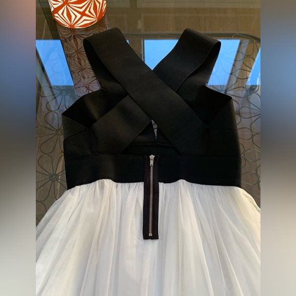WINDSOR BLACK AND WHITE PARTY DRESS - S - Picture 4 of 10